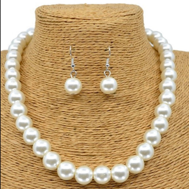 Pearl Necklace Set