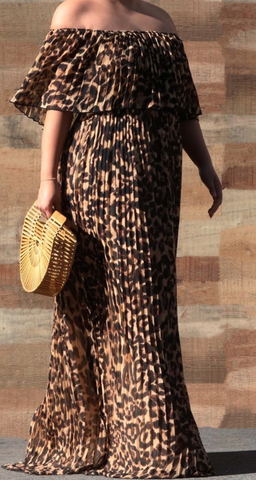 Leopard Print Off the Shoulder Dress (Curvy)