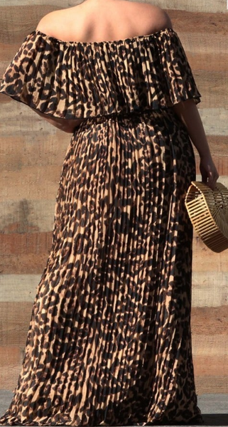 Leopard Print Off the Shoulder Dress (Curvy)